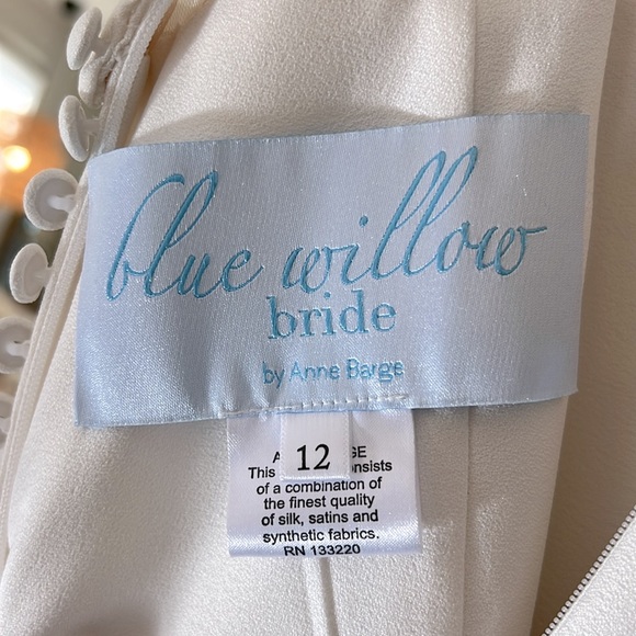 Anne Barge Pelli Sample Gown - Picture 7 of 8